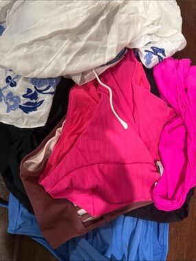 Mystery Women's (M) swim bundle